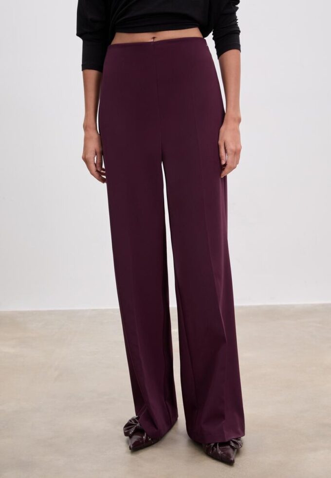 Weit geschnittene elegante Hose Weit geschnittene elegante Hose