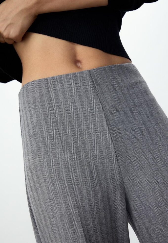 Weit geschnittene elegante Hose Weit geschnittene elegante Hose