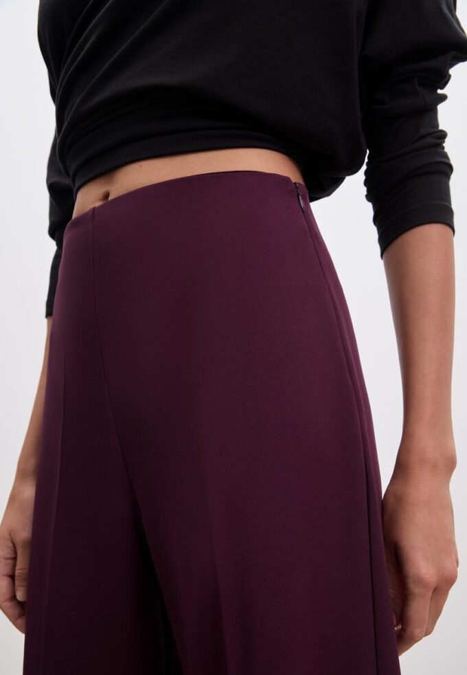 Weit geschnittene elegante Hose Weit geschnittene elegante Hose