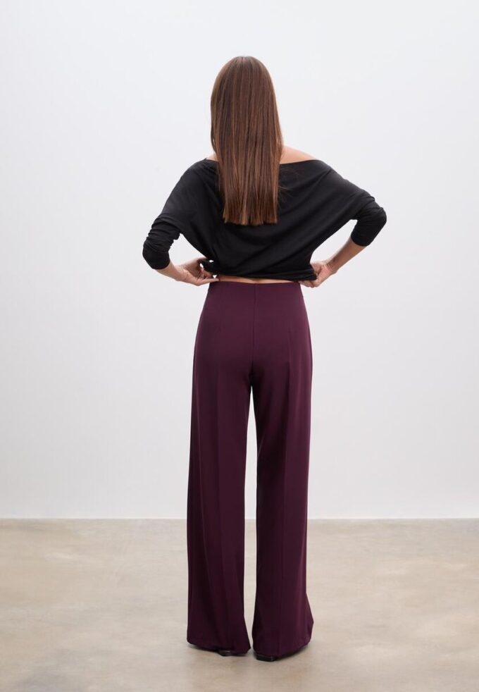 Weit geschnittene elegante Hose Weit geschnittene elegante Hose