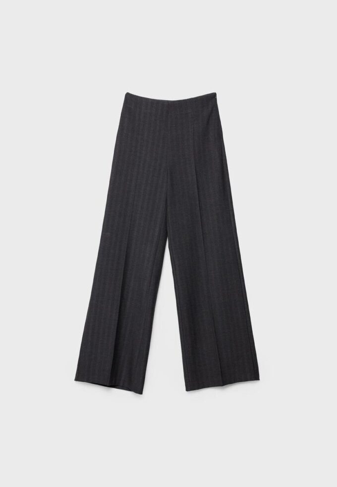 Weit geschnittene elegante Hose Weit geschnittene elegante Hose