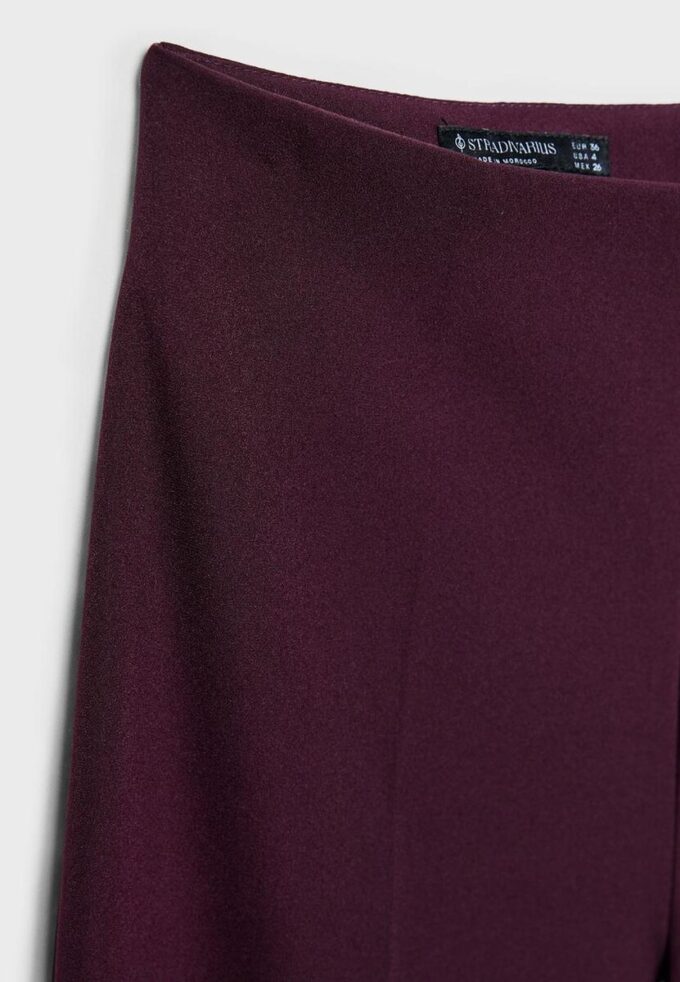 Weit geschnittene elegante Hose Weit geschnittene elegante Hose