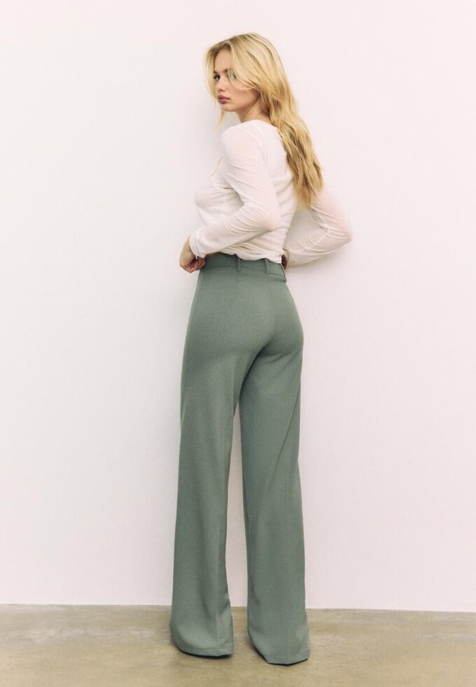 Weit geschnittene Hose Weit geschnittene Hose