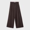 Weit geschnittene, taillierte Hose mit Abnähern Weit geschnittene, taillierte Hose mit Abnähern