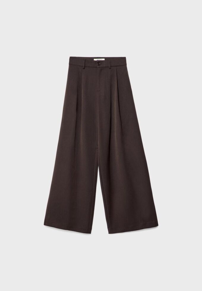 Weit geschnittene, taillierte Hose mit Abnähern Weit geschnittene, taillierte Hose mit Abnähern