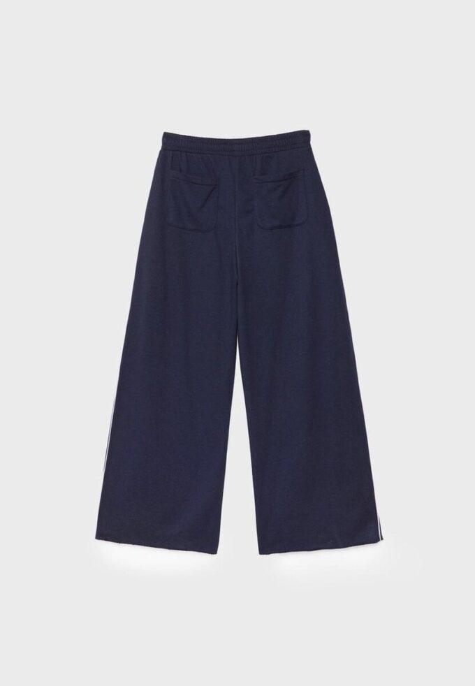 Wide Leg Plüschhose mit Zierdetails
