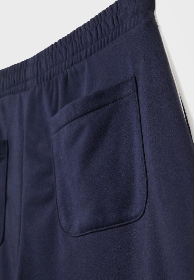 Wide Leg Plüschhose mit Zierdetails