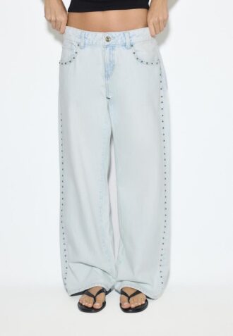 Wide Leg-Schnitt, lockere Jeans mit Nieten