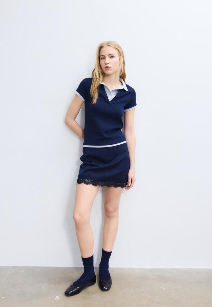 Zeilagiges Kurzarm-Polo-T-Shirt Zeilagiges Kurzarm-Polo-T-Shirt