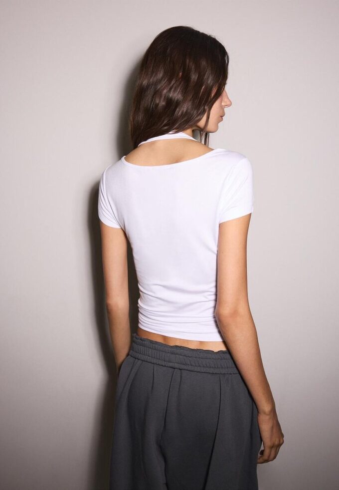 Zeilagiges Kurzarm-T-Shirt Zeilagiges Kurzarm-T-Shirt